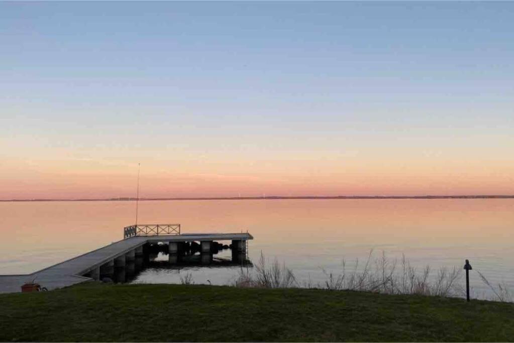 Stylish Lake View House Vadstena Extérieur photo